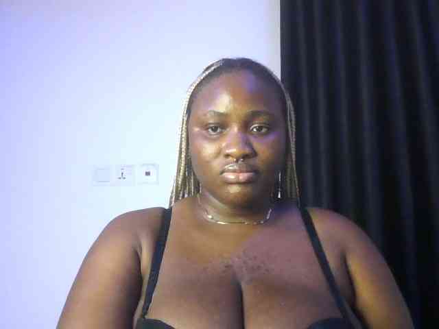 Hotchocolatee191 webcam