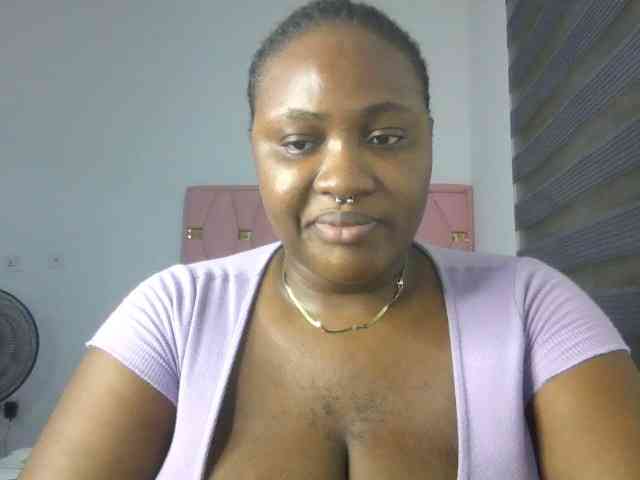 Hotchocolatee191 webcam