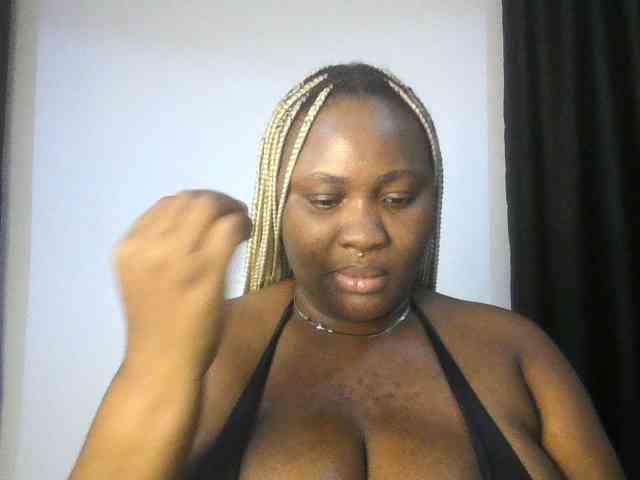 Hotchocolatee191 webcam