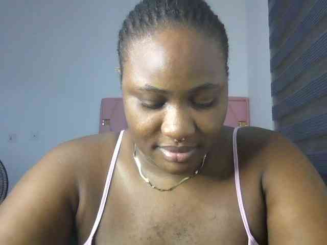 Hotchocolatee191 webcam