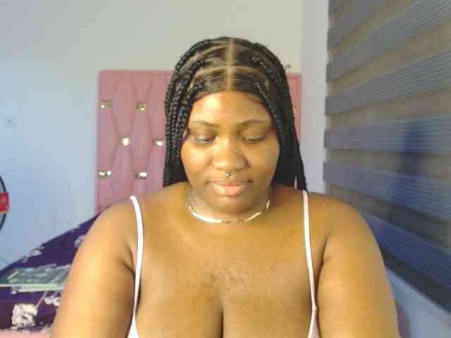 Hotchocolatee191 webcam