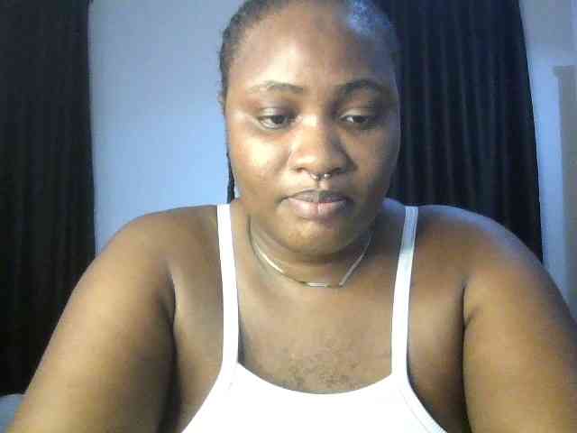 Hotchocolatee191 webcam