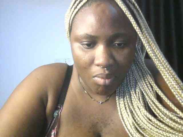Hotchocolatee191 webcam