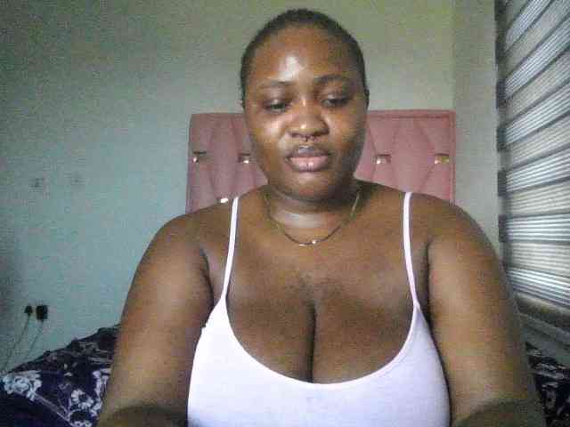 Hotchocolatee191 webcam