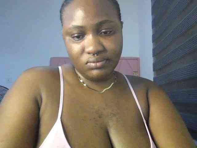 Hotchocolatee191 webcam