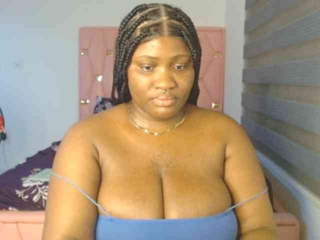 Hotchocolatee191 webcam