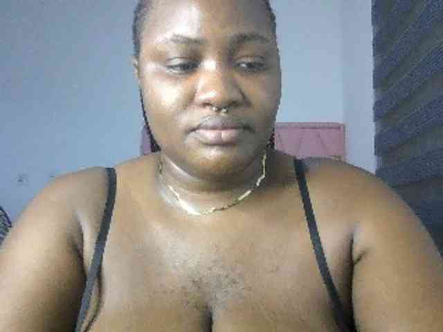 Hotchocolatee191 webcam