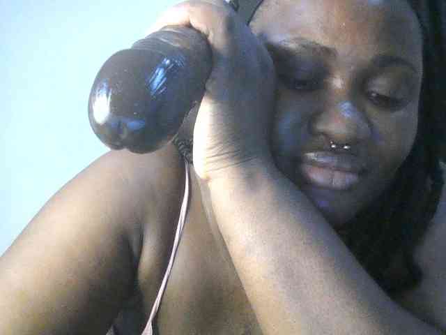 Hotchocolatee191 webcam