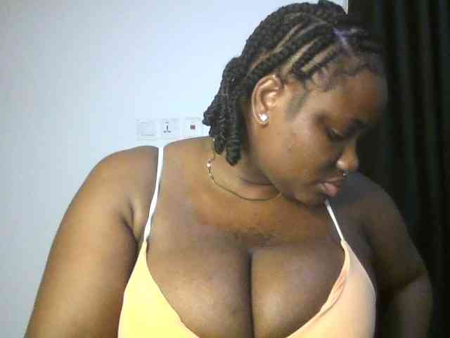 Hotchocolatee191 webcam