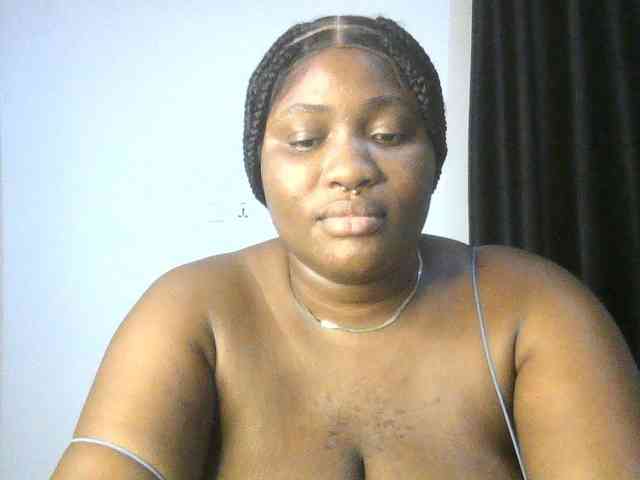 Hotchocolatee191 webcam