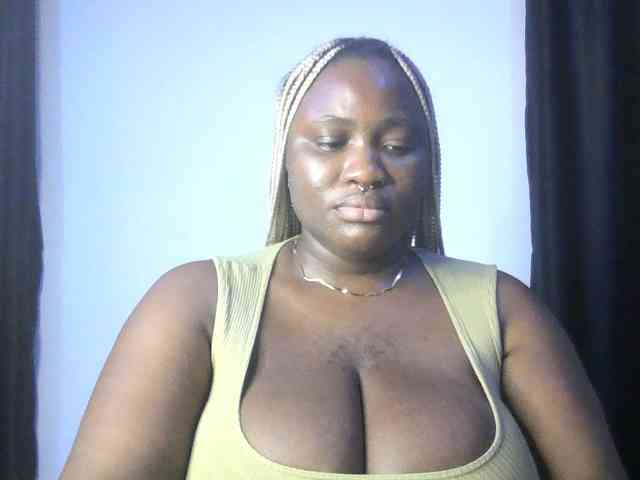Hotchocolatee191 webcam