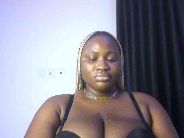 Hotchocolatee191 webcam