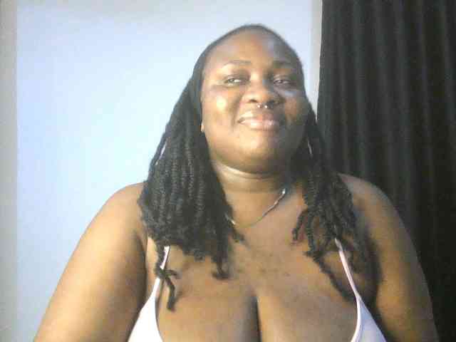 Hotchocolatee191 webcam