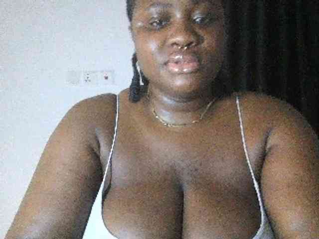Hotchocolatee191 webcam