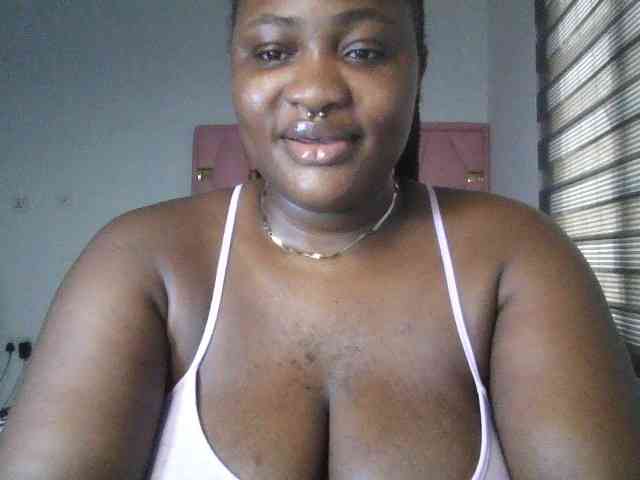 Hotchocolatee191 webcam