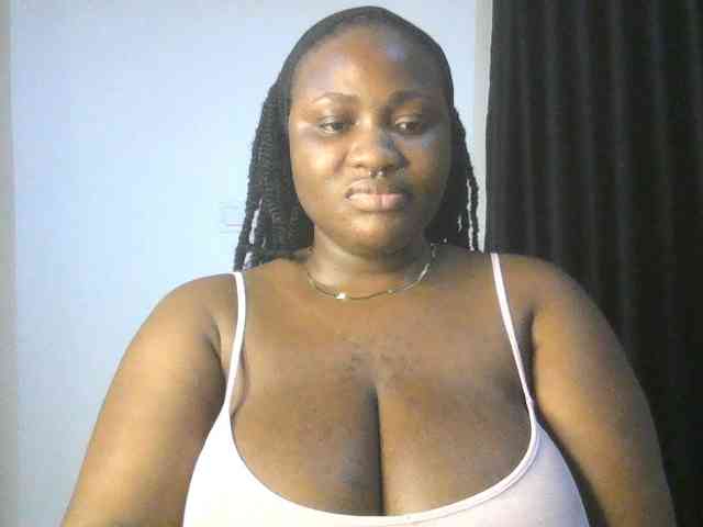 Hotchocolatee191 webcam