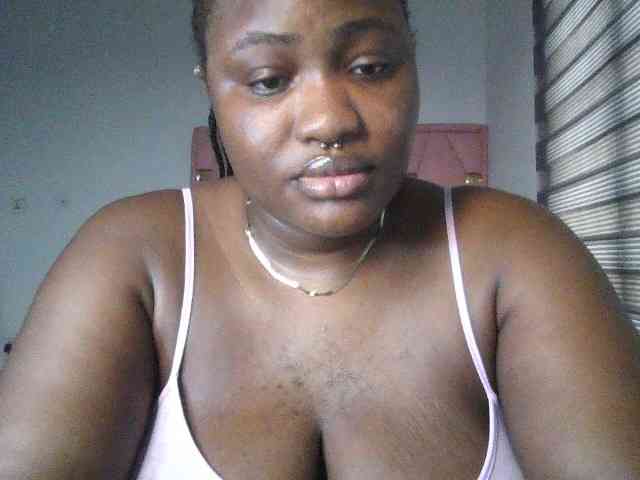 Hotchocolatee191 webcam