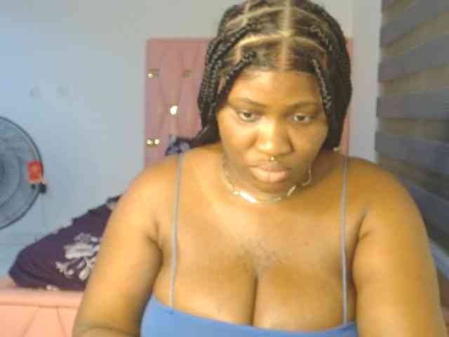 Hotchocolatee191 webcam