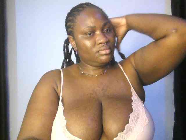 Hotchocolatee191 webcam
