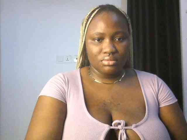 Hotchocolatee191 webcam