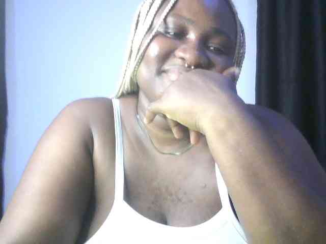 Hotchocolatee191 webcam