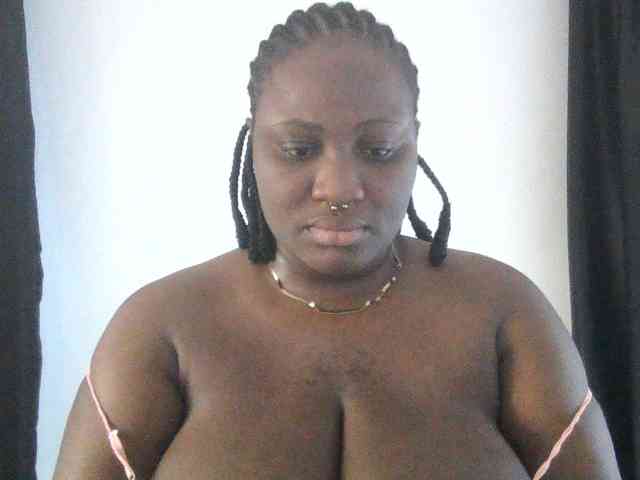 Hotchocolatee191 webcam