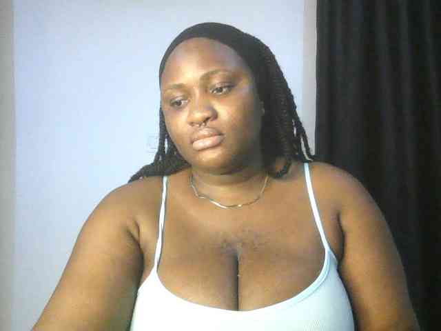 Hotchocolatee191 webcam