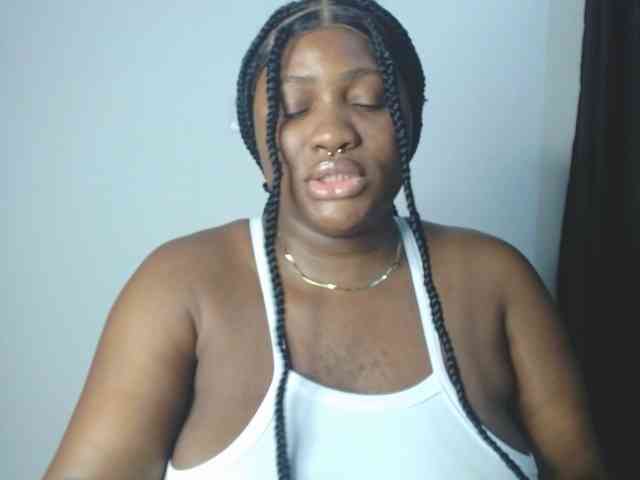 Hotchocolatee191 webcam