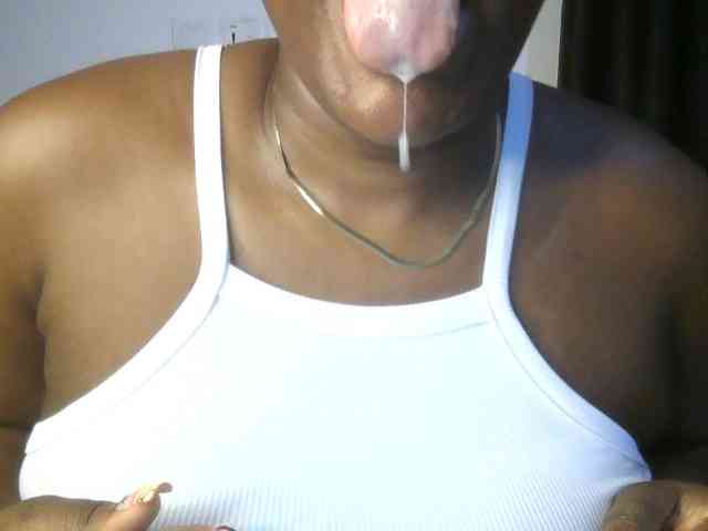 Hotchocolatee191 webcam
