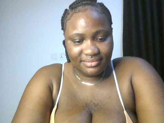 Hotchocolatee191 webcam