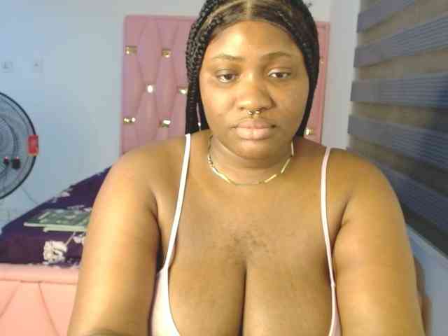 Hotchocolatee191 webcam