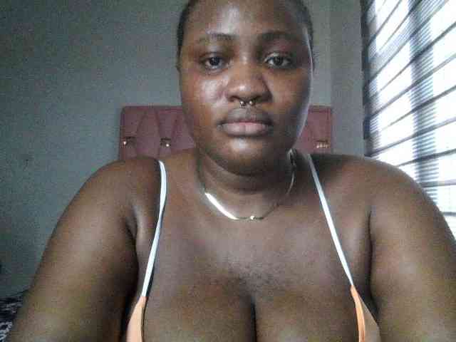 Hotchocolatee191 webcam