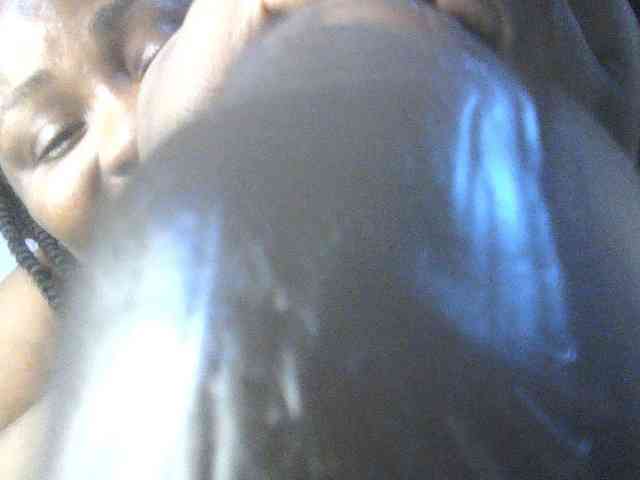 Hotchocolatee191 webcam