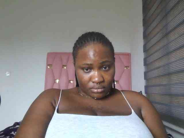 Hotchocolatee191 webcam