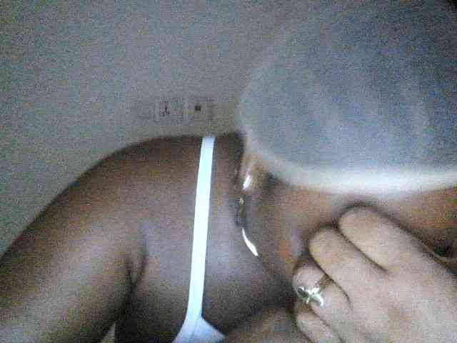 Hotchocolatee191 webcam