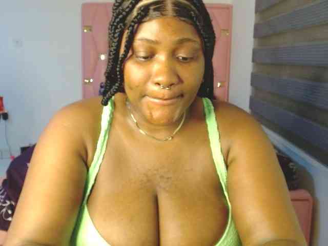 Hotchocolatee191 webcam