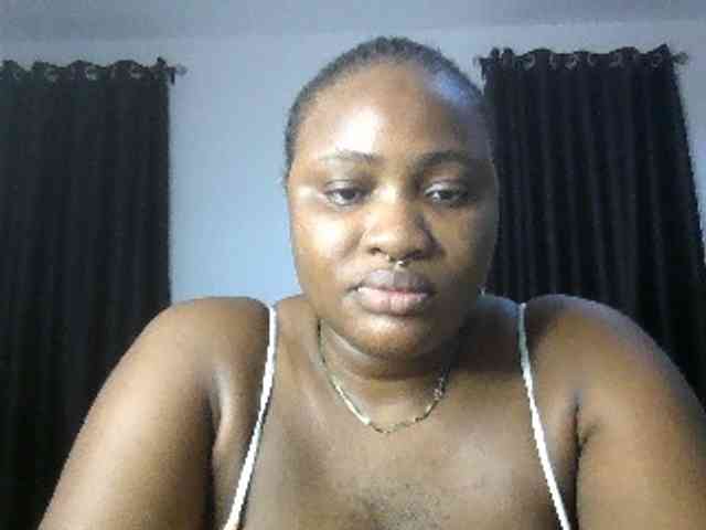 Hotchocolatee191 webcam