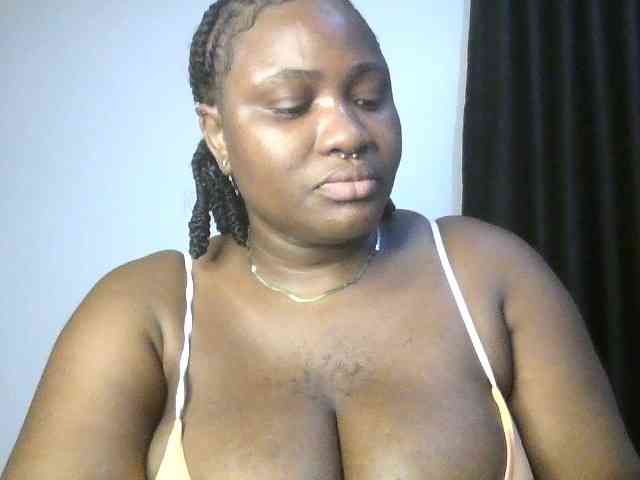 Hotchocolatee191 webcam