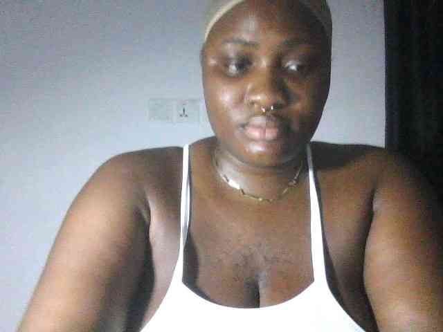 Hotchocolatee191 webcam