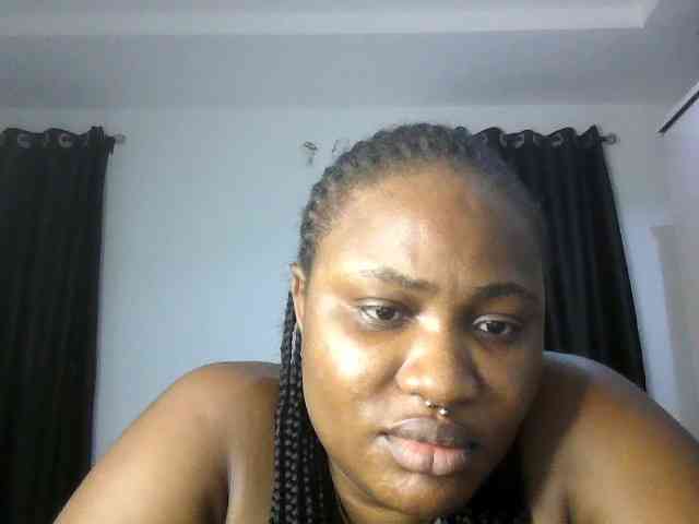 Hotchocolatee191 webcam