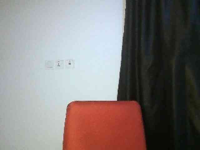 Hotchocolatee191 webcam