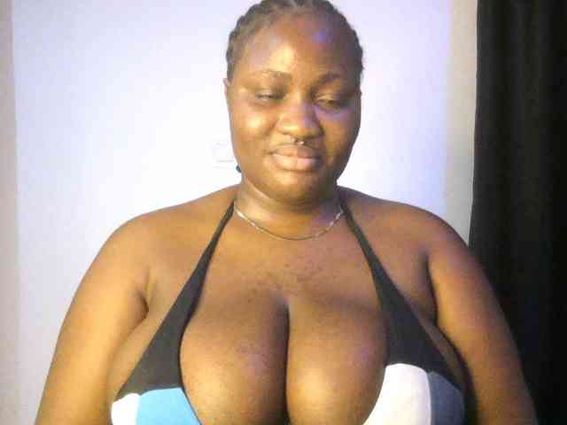 Hotchocolatee191 webcam