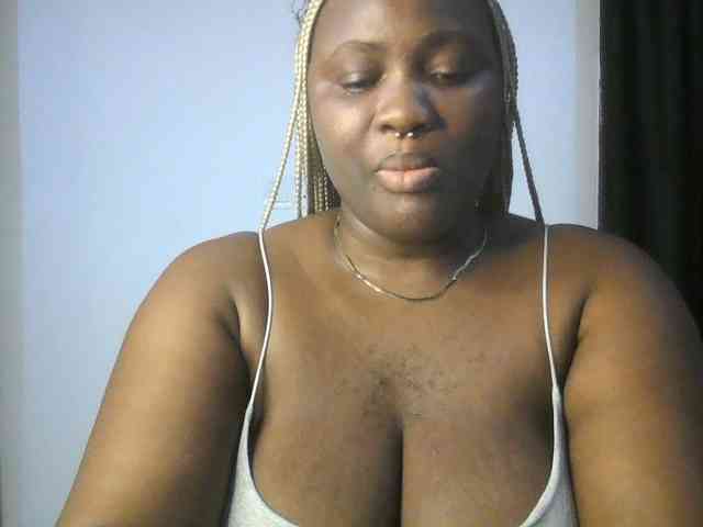 Hotchocolatee191 webcam