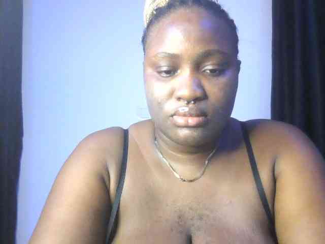 Hotchocolatee191 webcam
