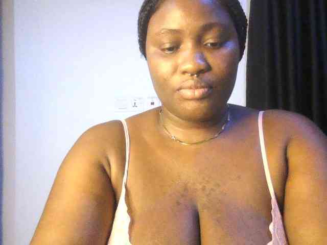 Hotchocolatee191 webcam