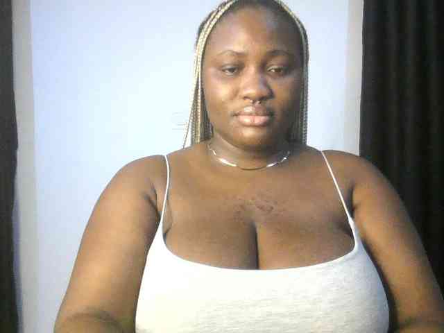 Hotchocolatee191 webcam