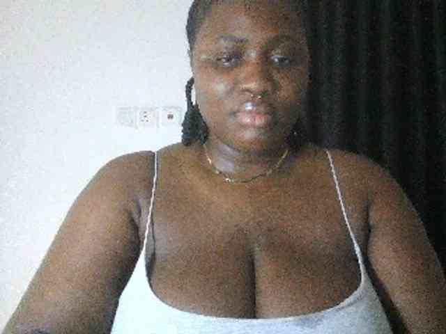 Hotchocolatee191 webcam
