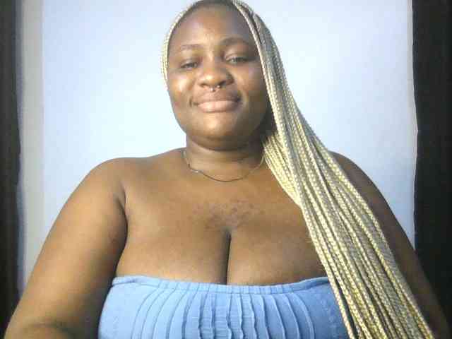 Hotchocolatee191 webcam