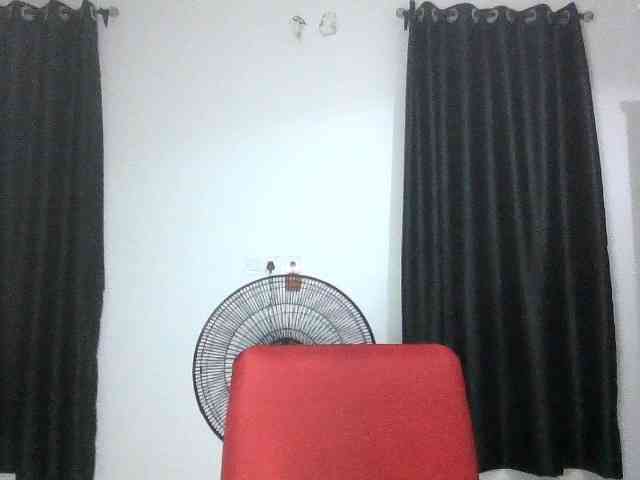 Hotchocolatee191 webcam