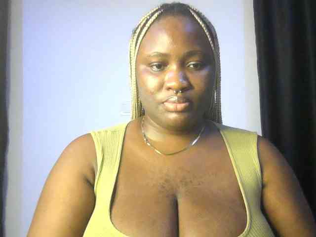Hotchocolatee191 webcam